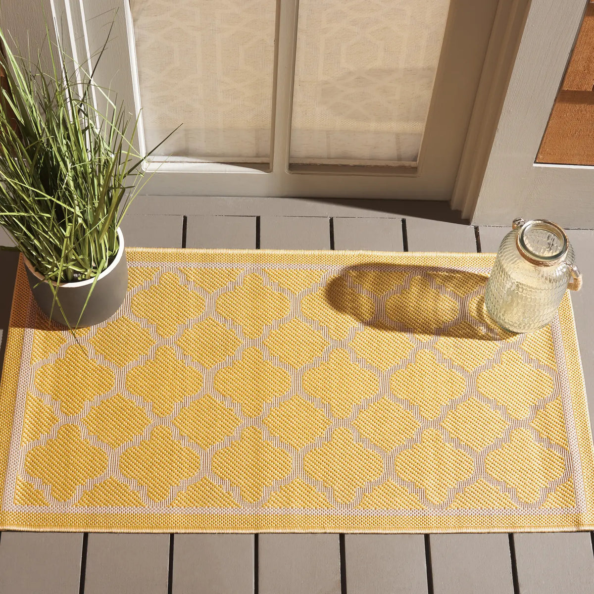 Safavieh Courtyard 2'-0" x 3'-7" Rug in Gold / Beige