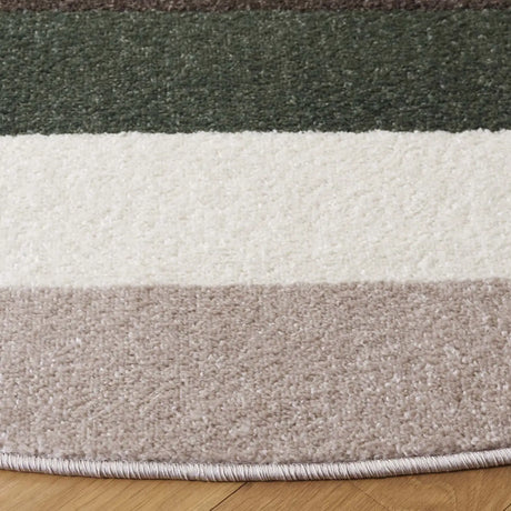 Safavieh Adirondack 6'-7" x 6'-7" Rug in Beige / Green
