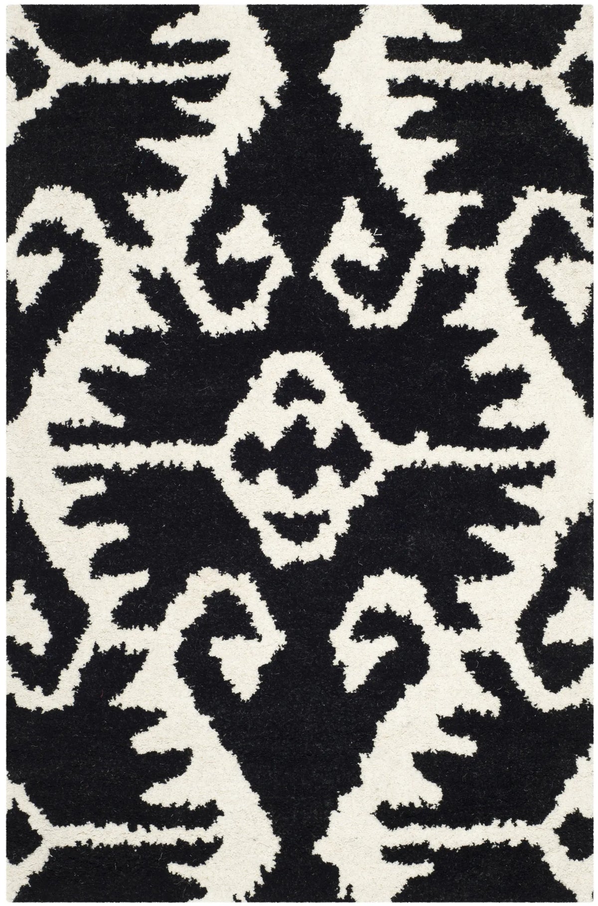 Safavieh Wyndham 2'-6" x 4'-0" Rug in Black / Ivory
