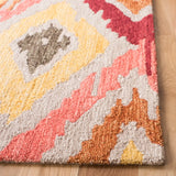Safavieh Ikat 4'-0" x 6'-0" Rug in Beige / Pink