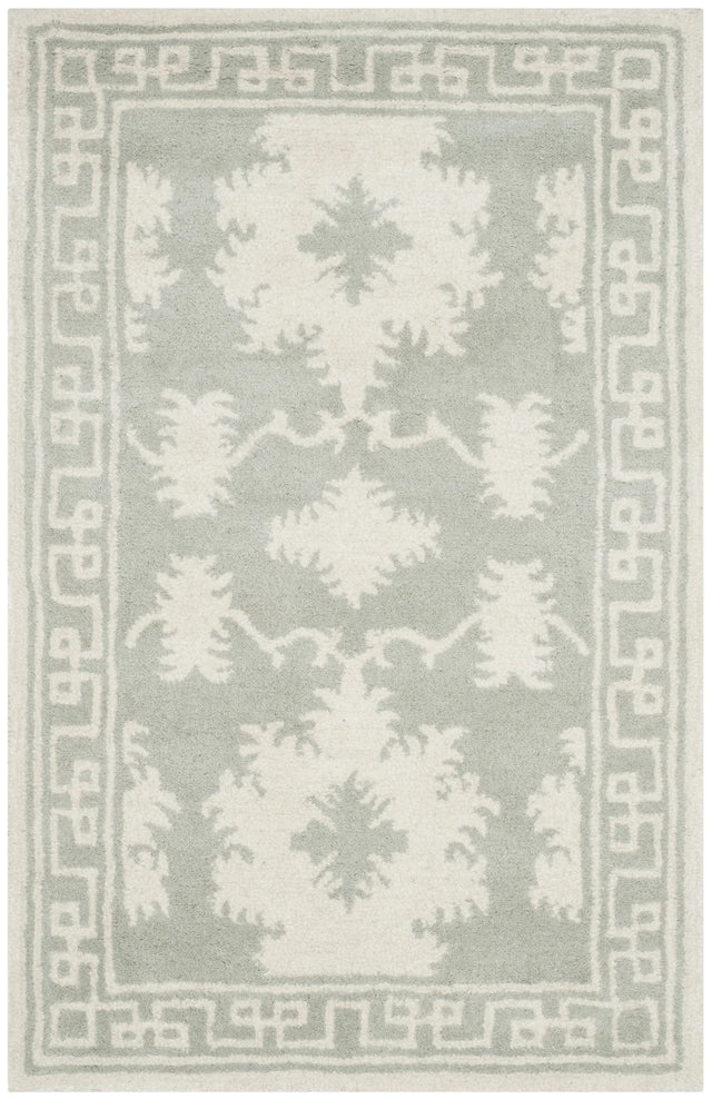 Safavieh Bella 2'-6" x 4'-0" Rug in Grey / Ivory