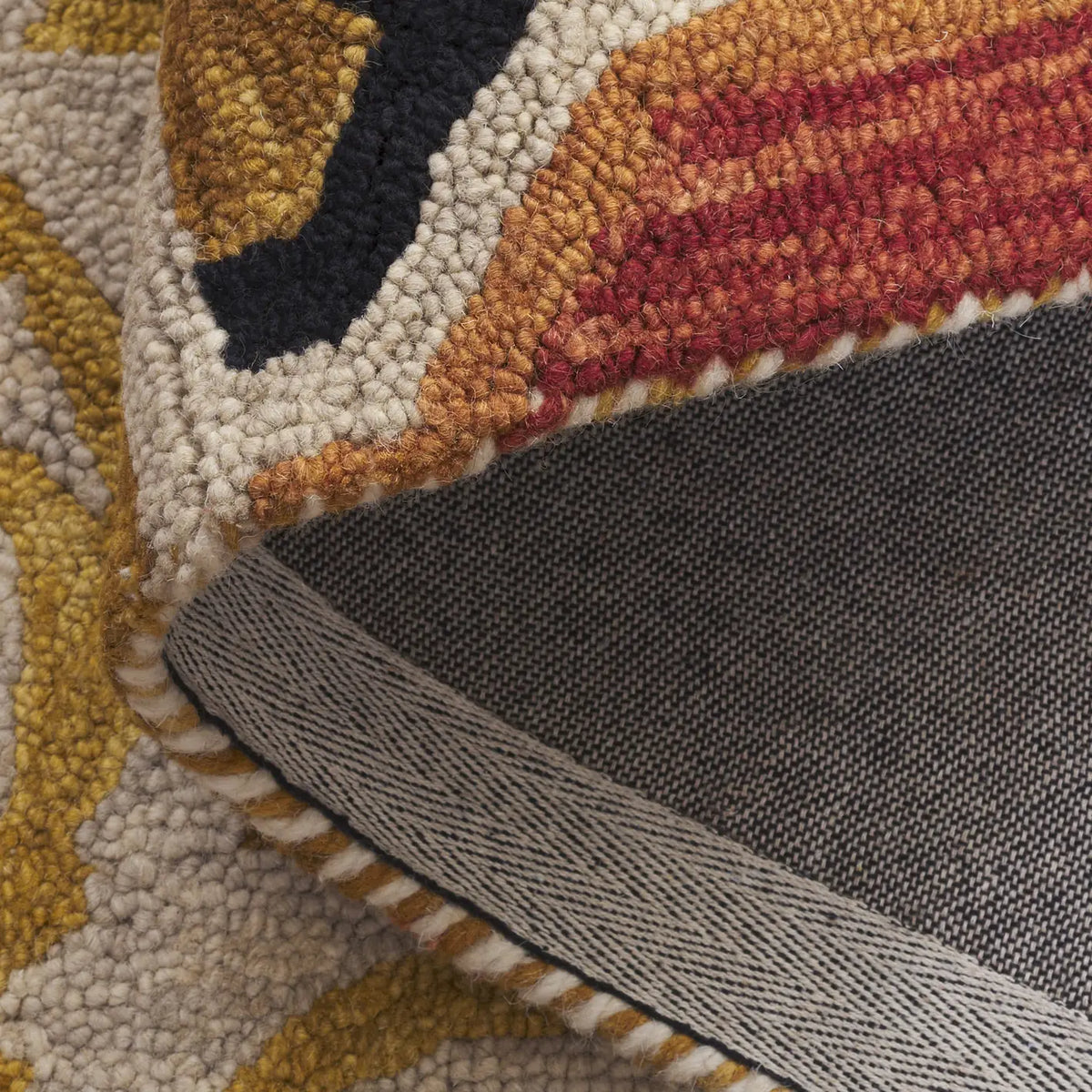 Safavieh Suzani 5'-0" x 8'-0" Rug in Rust / Gold