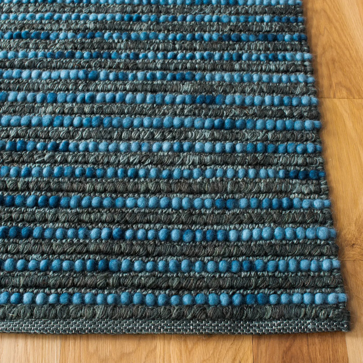 Safavieh Bohemian 4'-0" x 6'-0" Rug in Dark Blue / Multi
