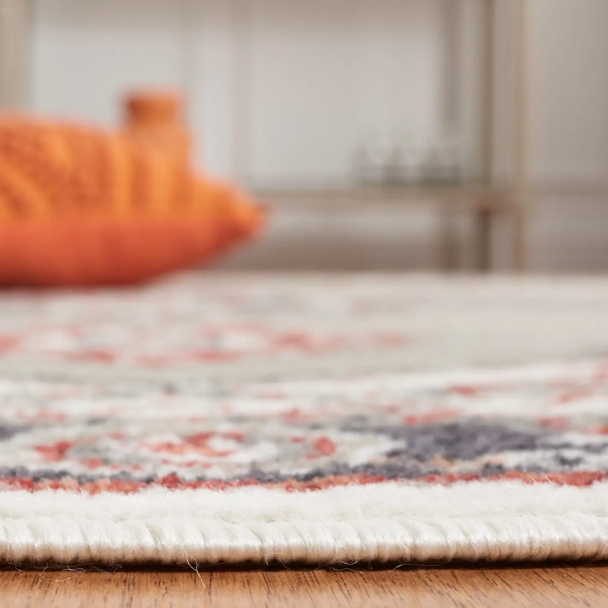 Safavieh Pyramid 4'-5" x 6'-5" Rug in Grey/Ivory / Rust