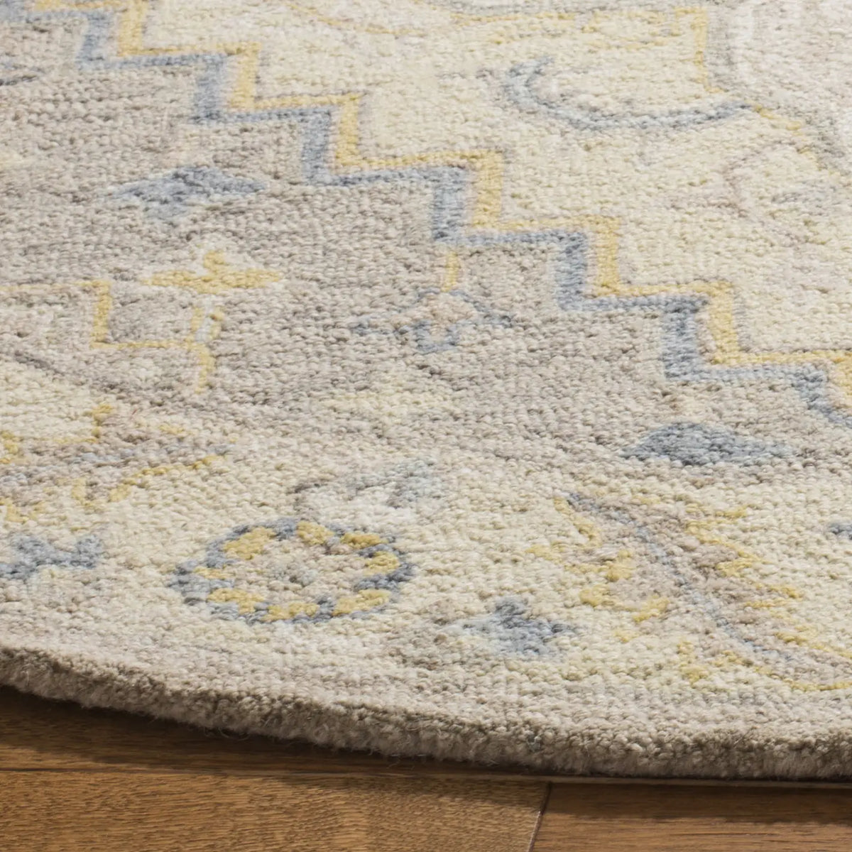 Safavieh Micro-Loop 5'-0" x 5'-0" Rug in Beige / Grey