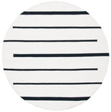 Safavieh Montauk 6'-0" x 6'-0" Rug in Ivory / Black
