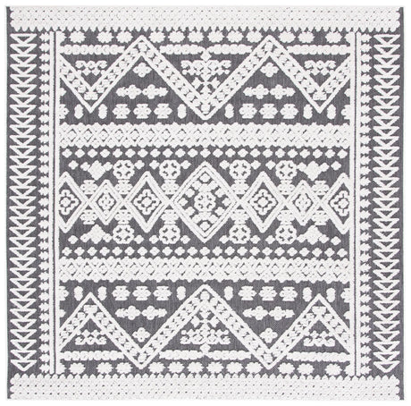 Safavieh Cabana 6'-7" x 6'-7" Rug in Ivory / Grey