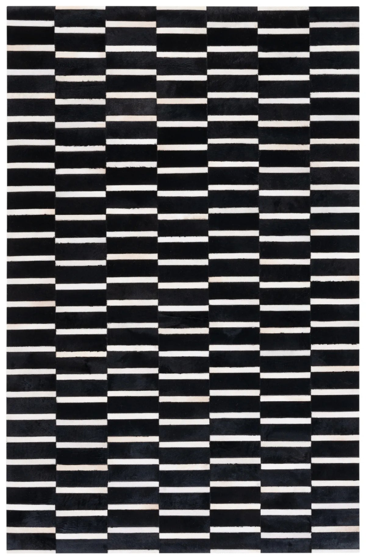 Safavieh Studio Leather 4'-0" x 6'-0" Rug in Black / Beige