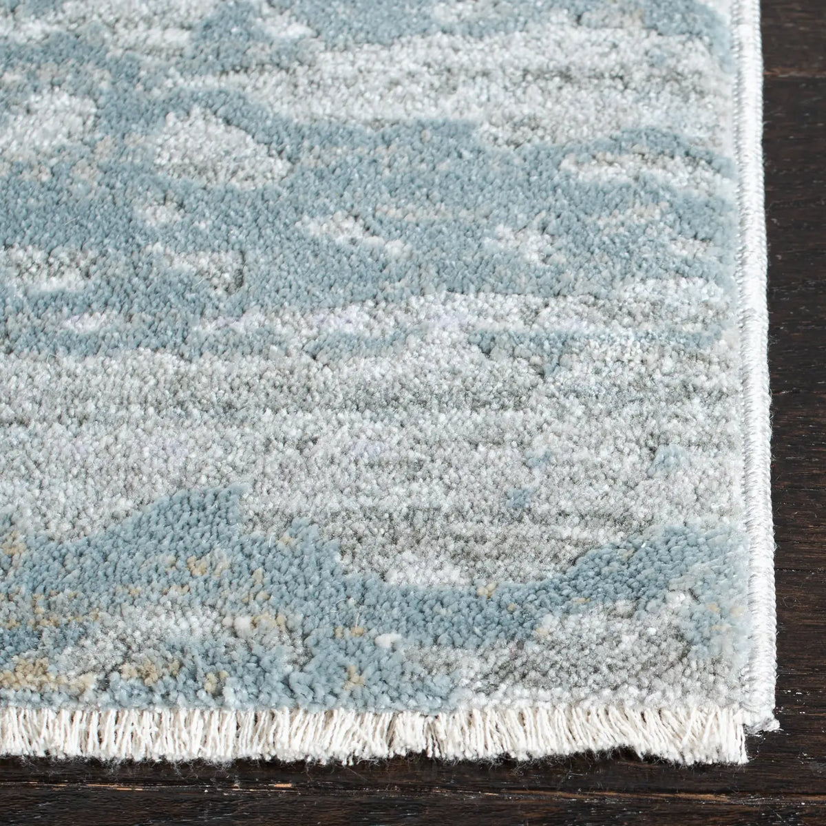 Safavieh Valencia 4'-0" x 6'-2" Rug in Light Grey / Blue