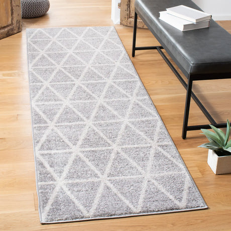 Safavieh Adirondack 2'-6" x 8'-0" Rug in Grey / Ivory