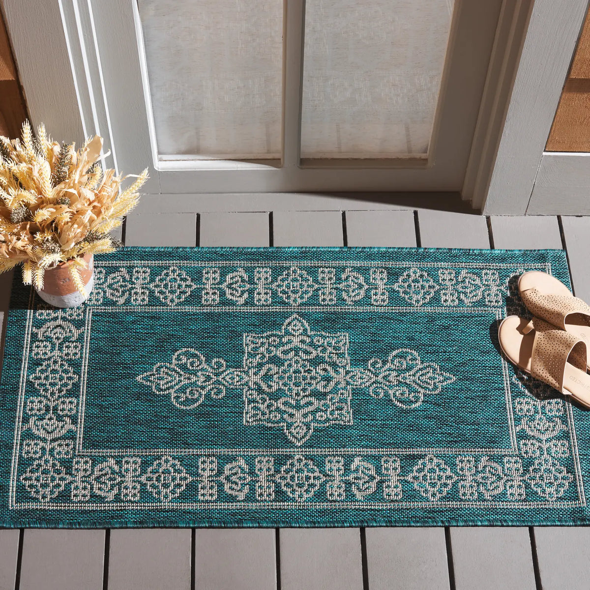 Safavieh Courtyard 2'-0" x 3'-7" Rug in Teal / Ivory