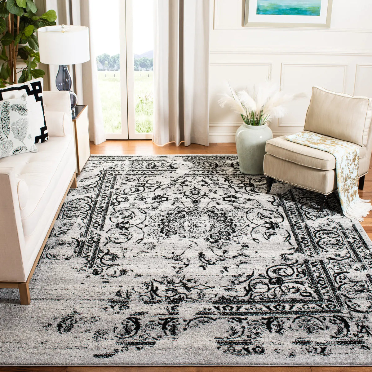 Safavieh Adirondack 10'-0" x 14'-0" Rug in Silver / Black