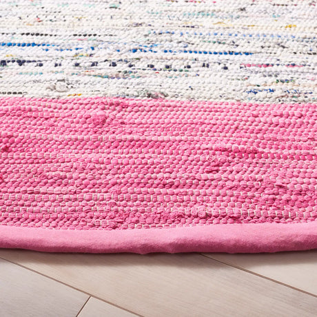 Safavieh Montauk 6'-0" x 6'-0" Rug in Ivory / Pink