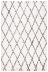 Safavieh Kenya 6'-0" x 9'-0" Rug in Ivory / Grey
