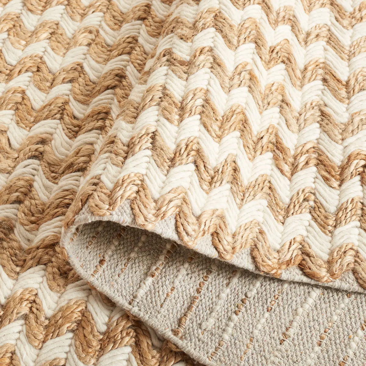 Safavieh Natural Fiber 4'-0" x 6'-0" Rug in Natural / Ivory