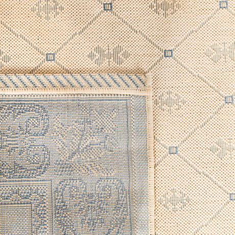 Safavieh Courtyard 4'-0" x 5'-7" Rug in Natural / Blue