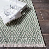 Safavieh Augustine 4'-5" x 6'-5" Rug in Green / Ivory
