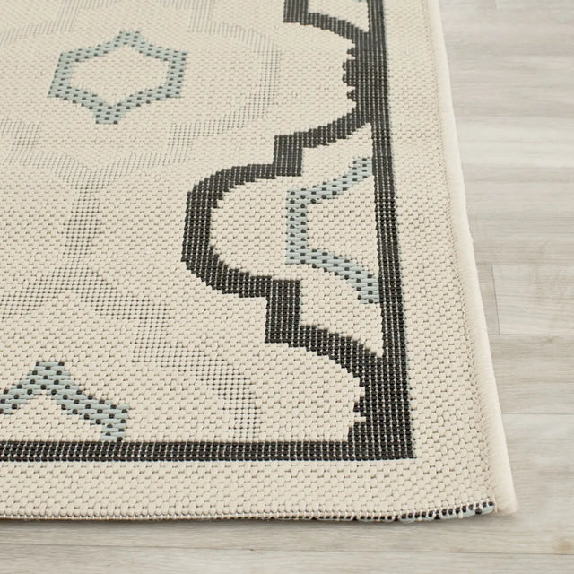 Safavieh Courtyard 2'-7" x 5'-0" Rug in Ivory / Black