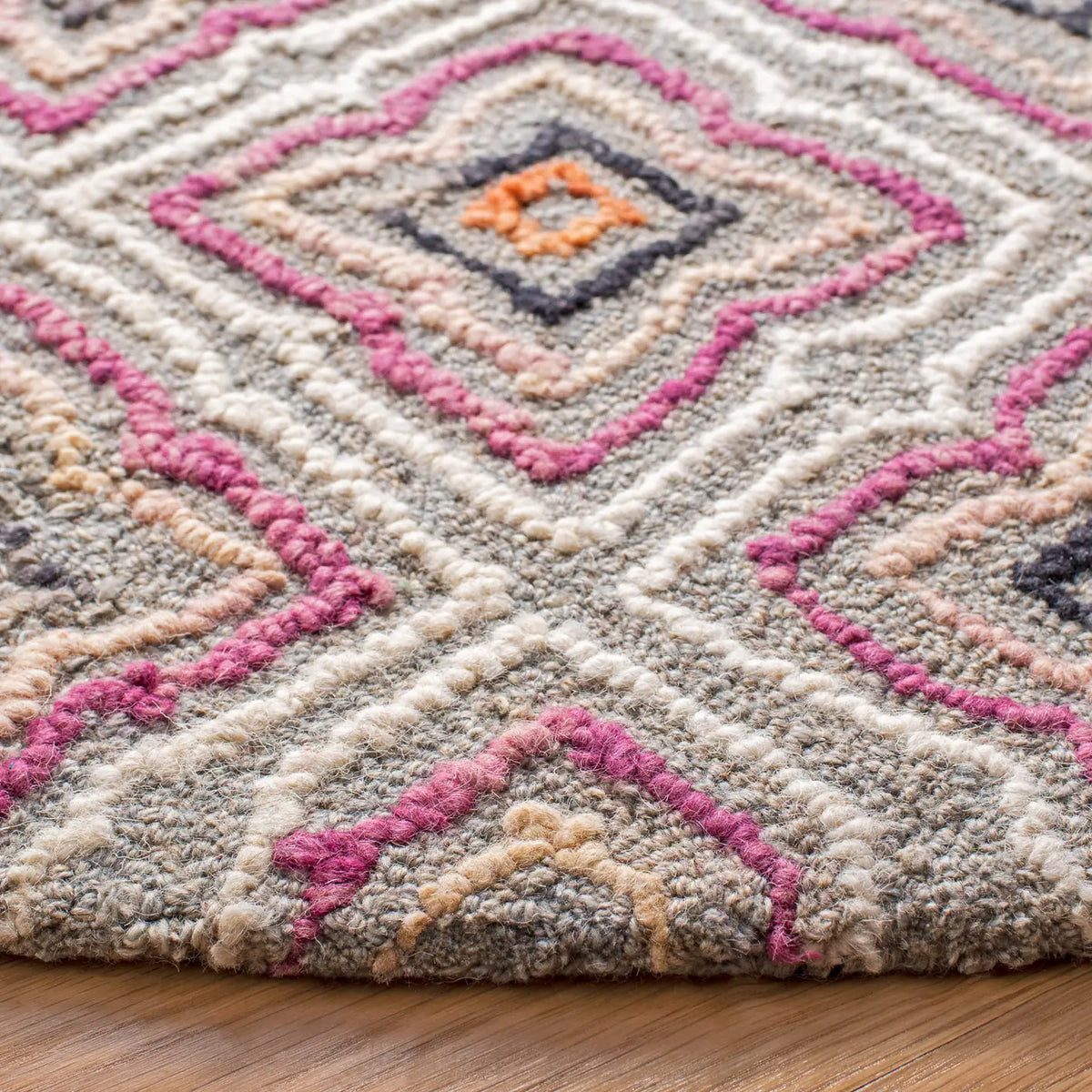 Safavieh Trace 6'-0" x 6'-0" Rug in Plum / Grey