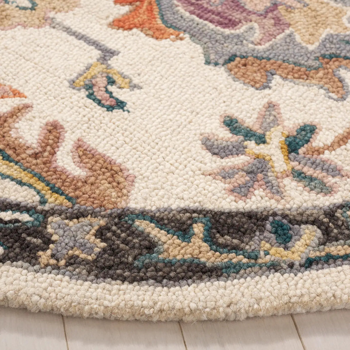 Safavieh Blossom 6'-0" x 6'-0" Rug in Beige / Lavander