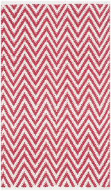 Safavieh Montauk 2'-6" x 4'-0" Rug in Red / Ivory