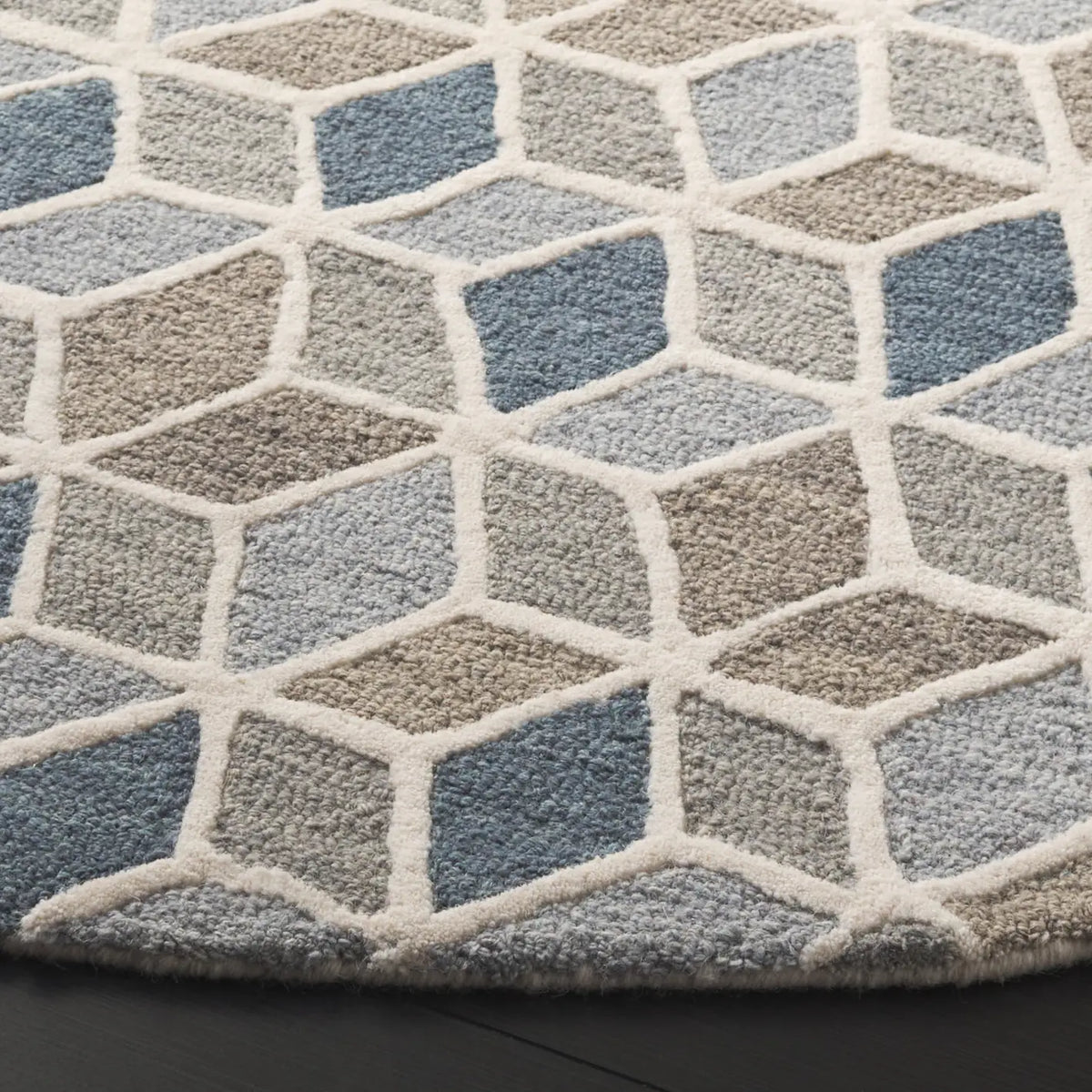 Safavieh Ebony 6'-0" x 6'-0" Rug in Ivory / Blue