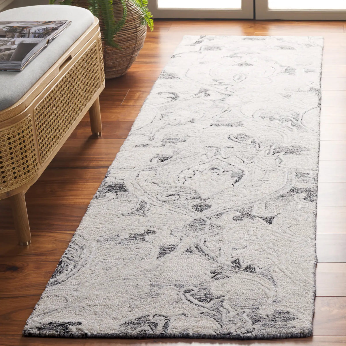 Safavieh Metro 2'-3" x 9'-0" Rug in Grey / Ivory