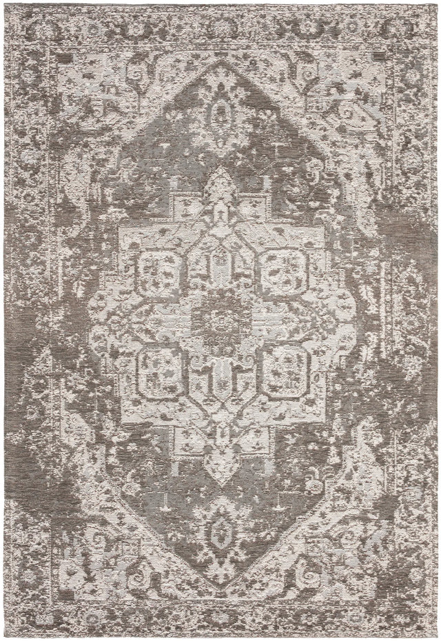Safavieh Classic Vintage 4'-0" x 6'-0" Rug in Grey