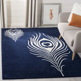 Safavieh Soho 3'-6" x 5'-6" Rug in Navy / Ivory