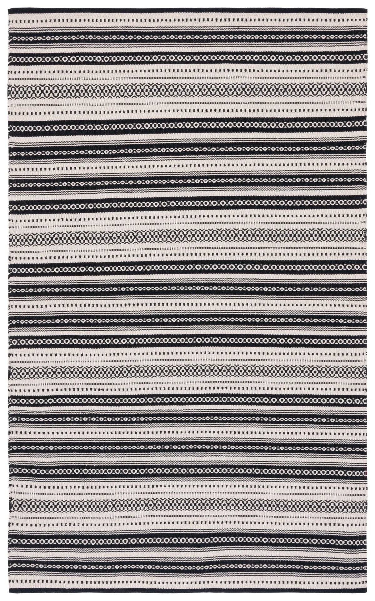 Safavieh Montauk 4'-0" x 6'-0" Rug in Black / Ivory