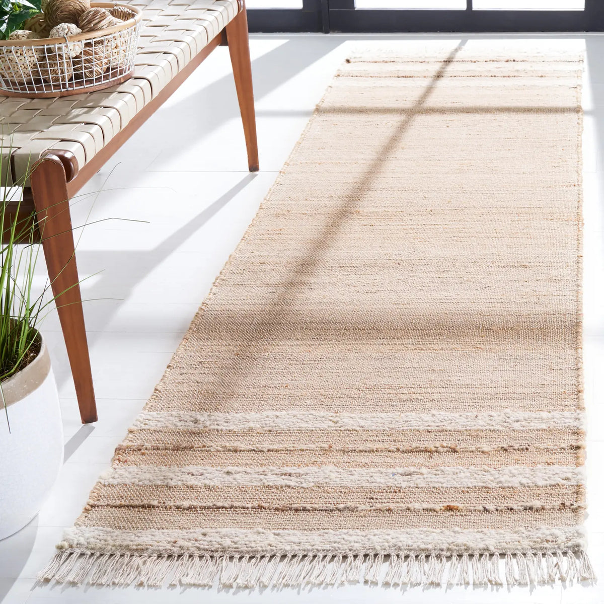 Safavieh Natura 2'-3" x 9'-0" Rug in Natural / Brown