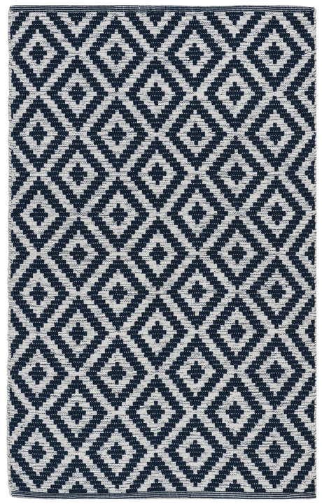 Safavieh Montauk 3'-0" x 5'-0" Rug in Navy / Ivory