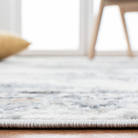 Safavieh Shivan 100 4'-0" x 6'-0" Rug in Ivory / Grey