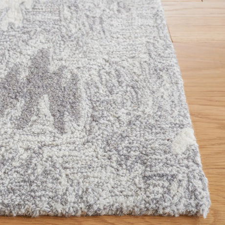 Safavieh Ikat 4'-0" x 6'-0" Rug in Grey / Ivory