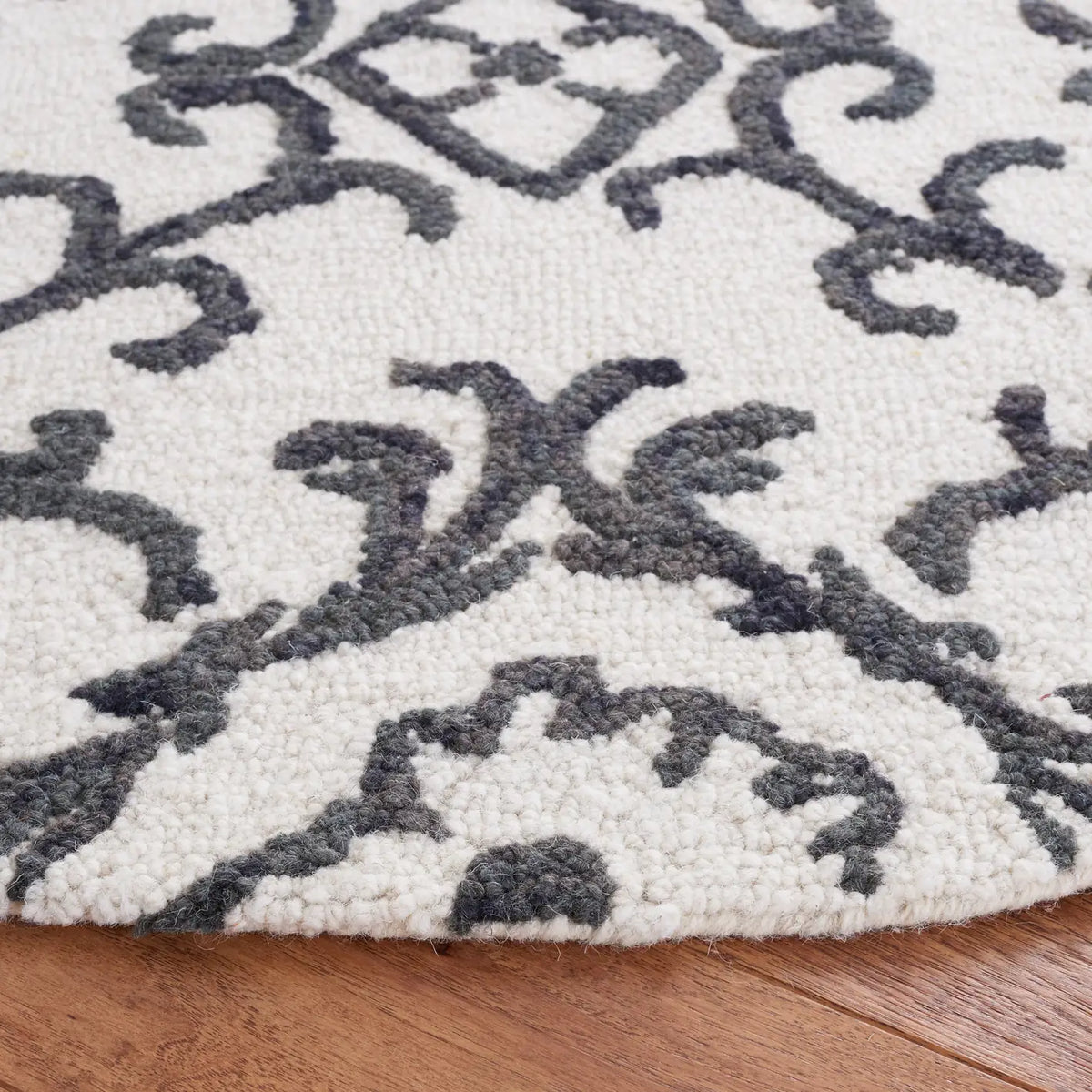 Safavieh Blossom 6'-0" x 6'-0" Rug in Ivory / Black