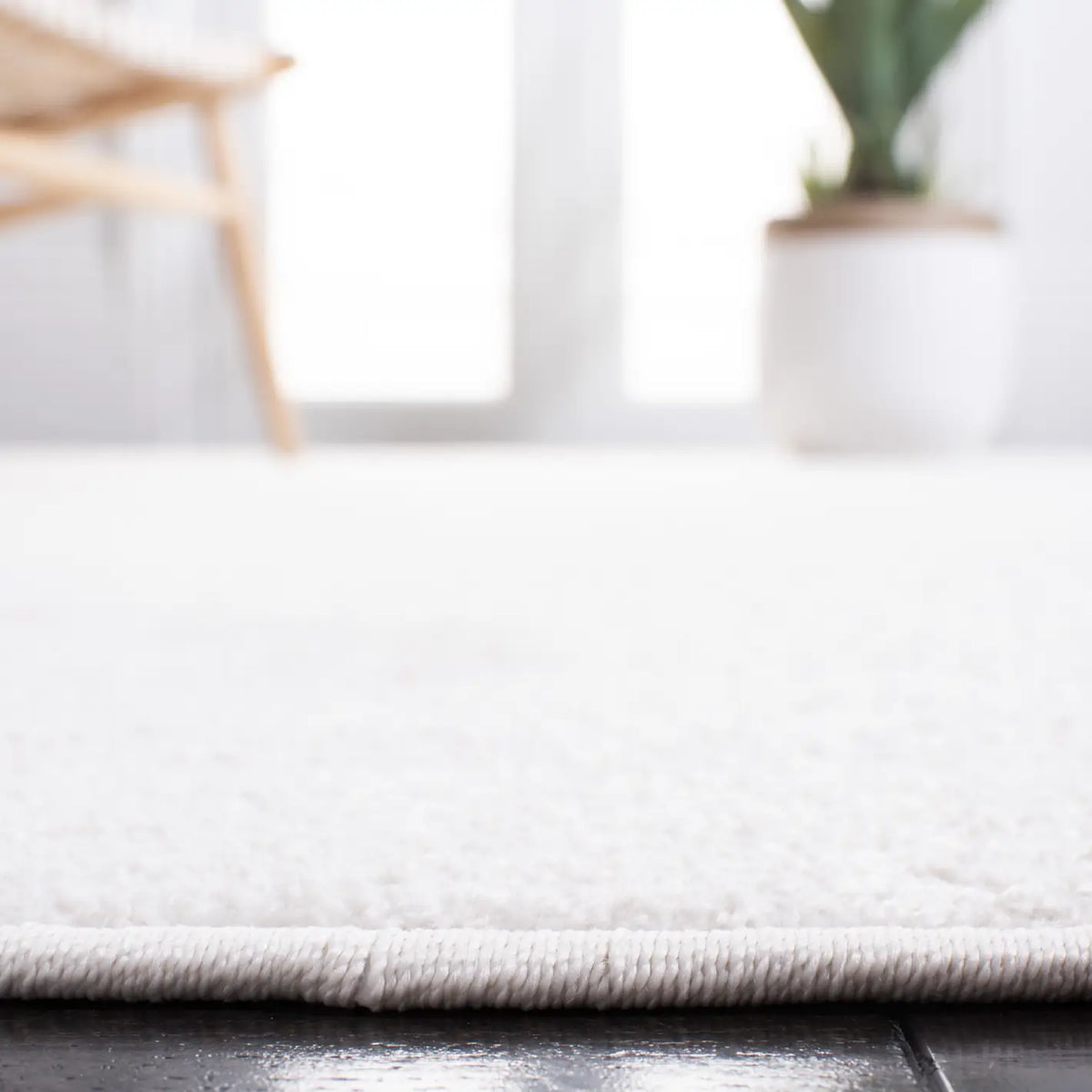 Safavieh Non-Slip 4'-4" x 6'-0" Rug in Ivory