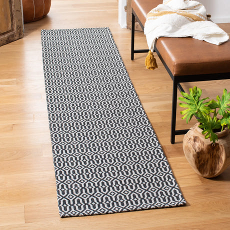 Safavieh Augustine 2'-0" x 8'-0" Rug in Black / Light Grey