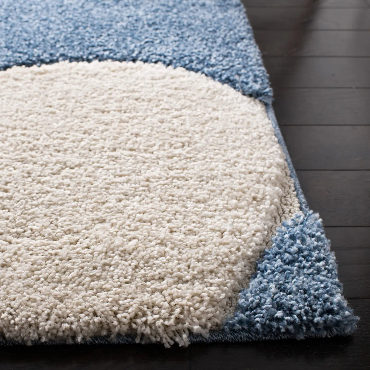 Safavieh Florida Shag 5'-3" x 7'-6" Rug in Blue / Ivory