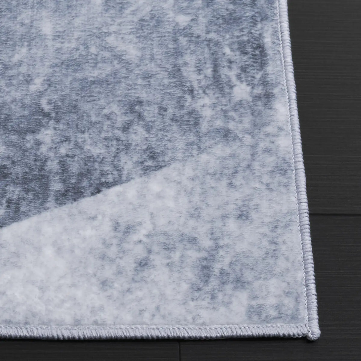 Safavieh Santa Monica 4'-0" x 6'-0" Rug in Dark Grey / Turquoise