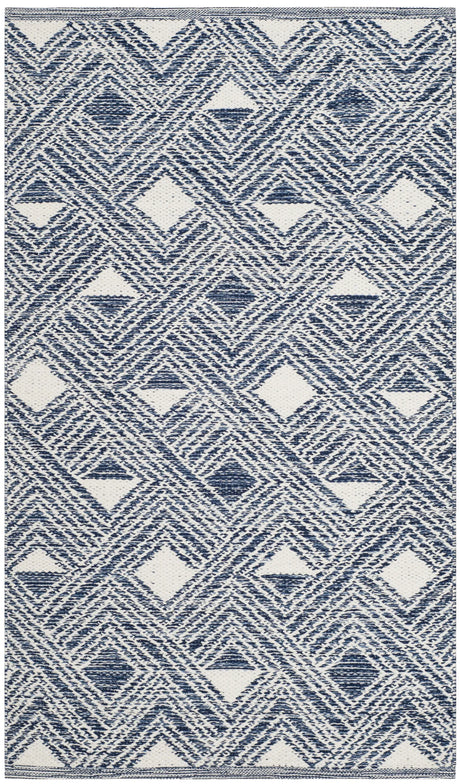 Safavieh Montauk 2'-3" x 3'-9" Rug in Navy / Ivory