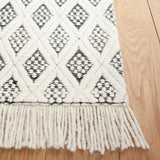 Safavieh Natura 4'-0" x 6'-0" Rug in Ivory / Black