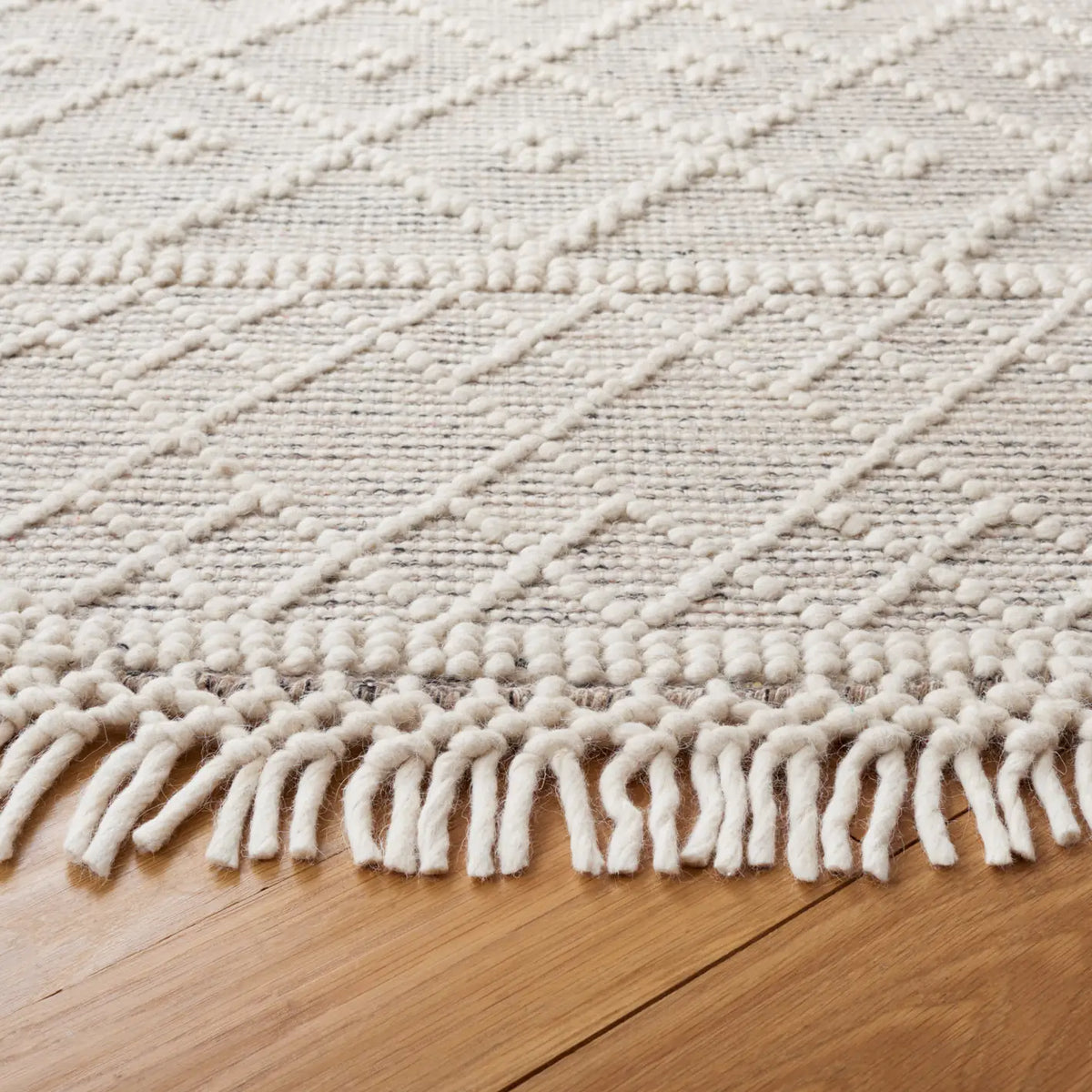 Safavieh Vermont 6'-0" x 6'-0" Rug in Ivory / Grey