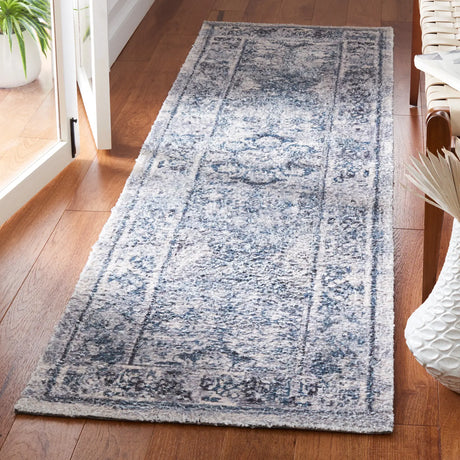 Safavieh Classic Vintage 2'-3" x 8'-0" Rug in Aqua / Blue