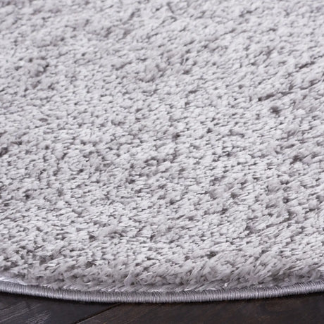 Safavieh Tahoe Shag 6'-7" x 6'-7" Rug in Light Grey