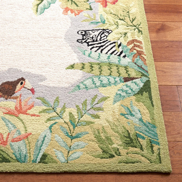 Safavieh Chelsea 3'-9" x 5'-9" Rug in Beige / Green