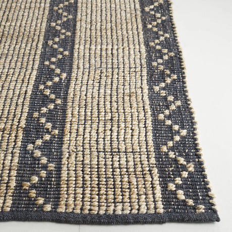 Safavieh Natural Fiber 4'-0" x 6'-0" Rug in Natural / Grey