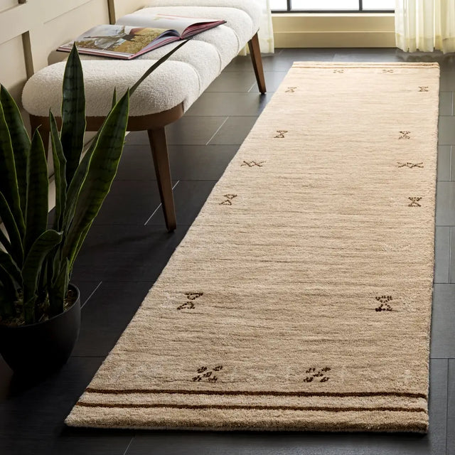 Safavieh Himalaya 2'-3" x 8'-0" Rug in Beige / Brown