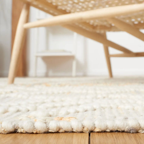 Safavieh Natura 4'-0" x 6'-0" Rug in Ivory / Orange