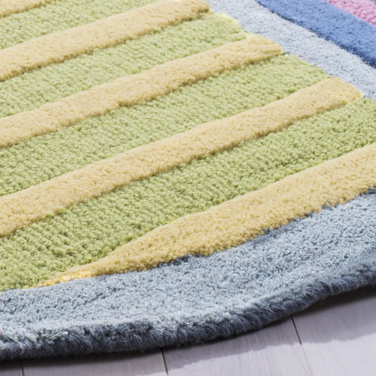 Safavieh Safavieh Kids 6'-0" x 6'-0" Rug in Blue / Multi