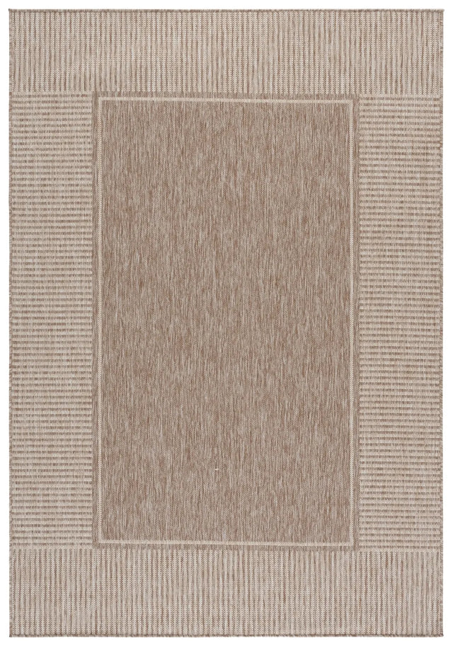 Safavieh Beach House 5'-3" x 7'-6" Rug in Beige / Light Beige